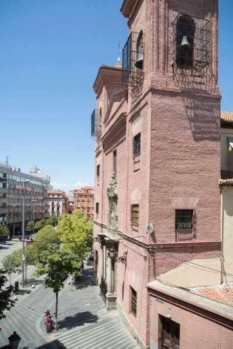 Un Fascinante Estudio En Madrid Centro Exterior foto